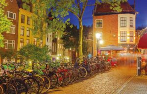 CYCLING-CITY-UTRECHT-NETHERLANDS-LIVING-MAGAZINE-5