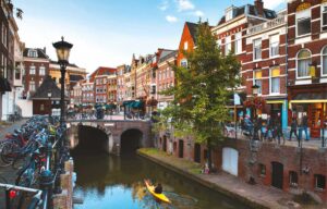 CYCLING-CITY-UTRECHT-NETHERLANDS-LIVING-MAGAZINE-6