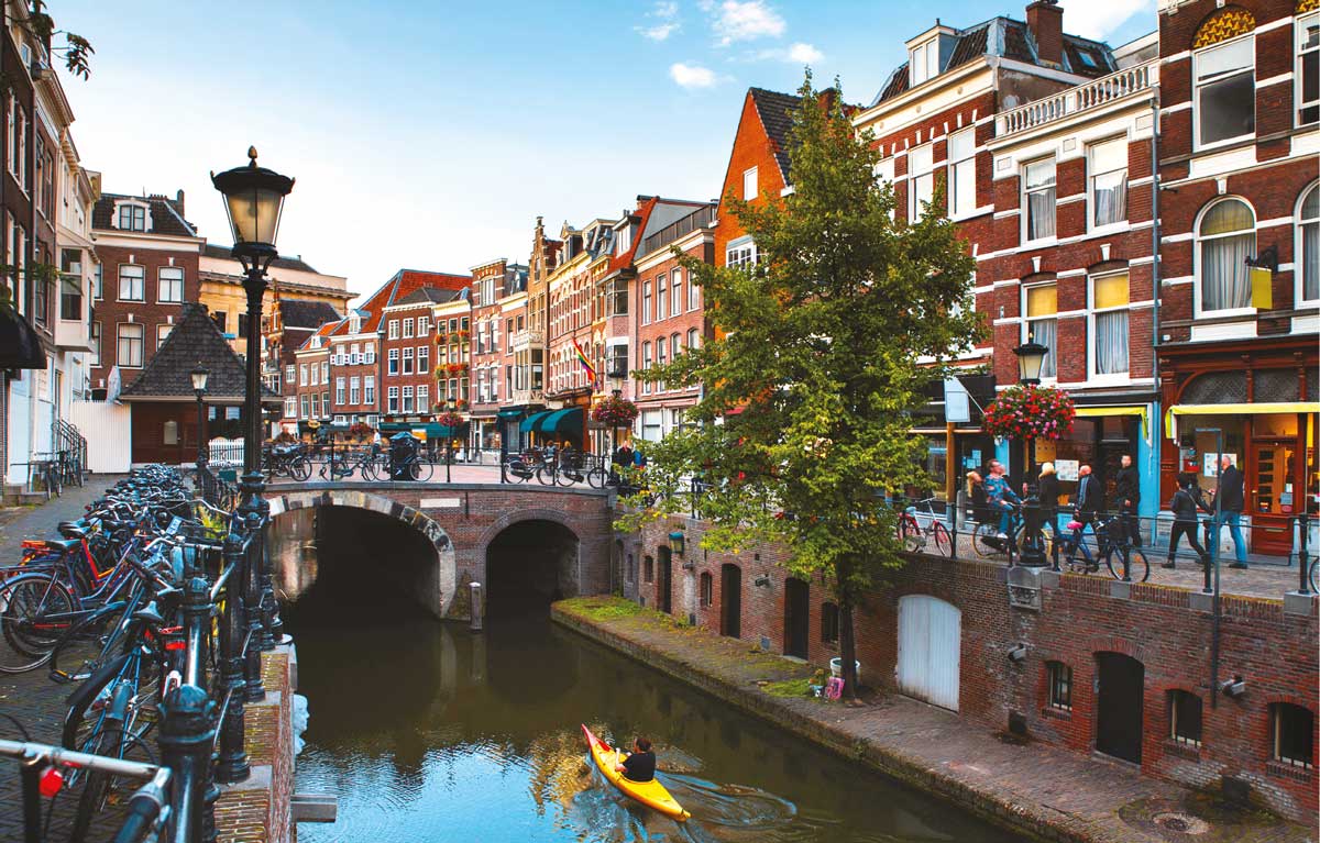 CYCLING-CITY-UTRECHT-NETHERLANDS-LIVING-MAGAZINE-6